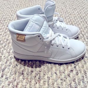 Nike Court Royale 2 Mid White - NEW size 7